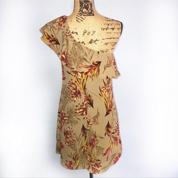 ASTR RUFFLE Marisol Dress - Picture 5 of 7